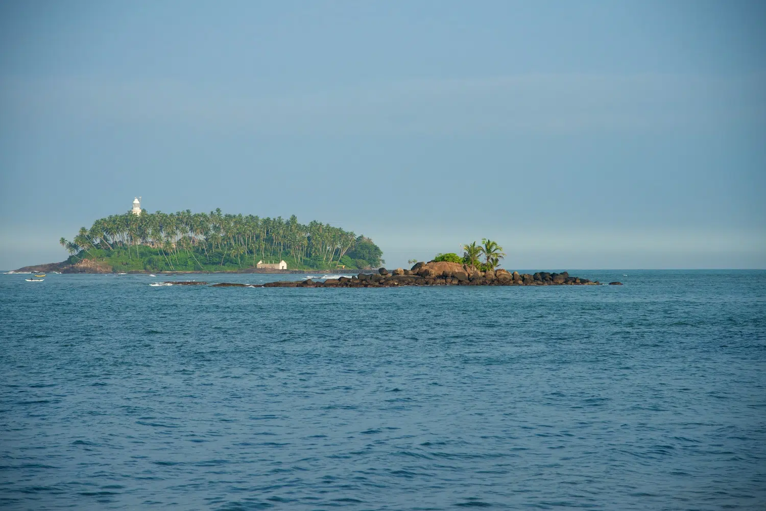 Palm-fringed Sri Lanka beach and coastal scenery for Sri Lanka private day tour with Trustker
